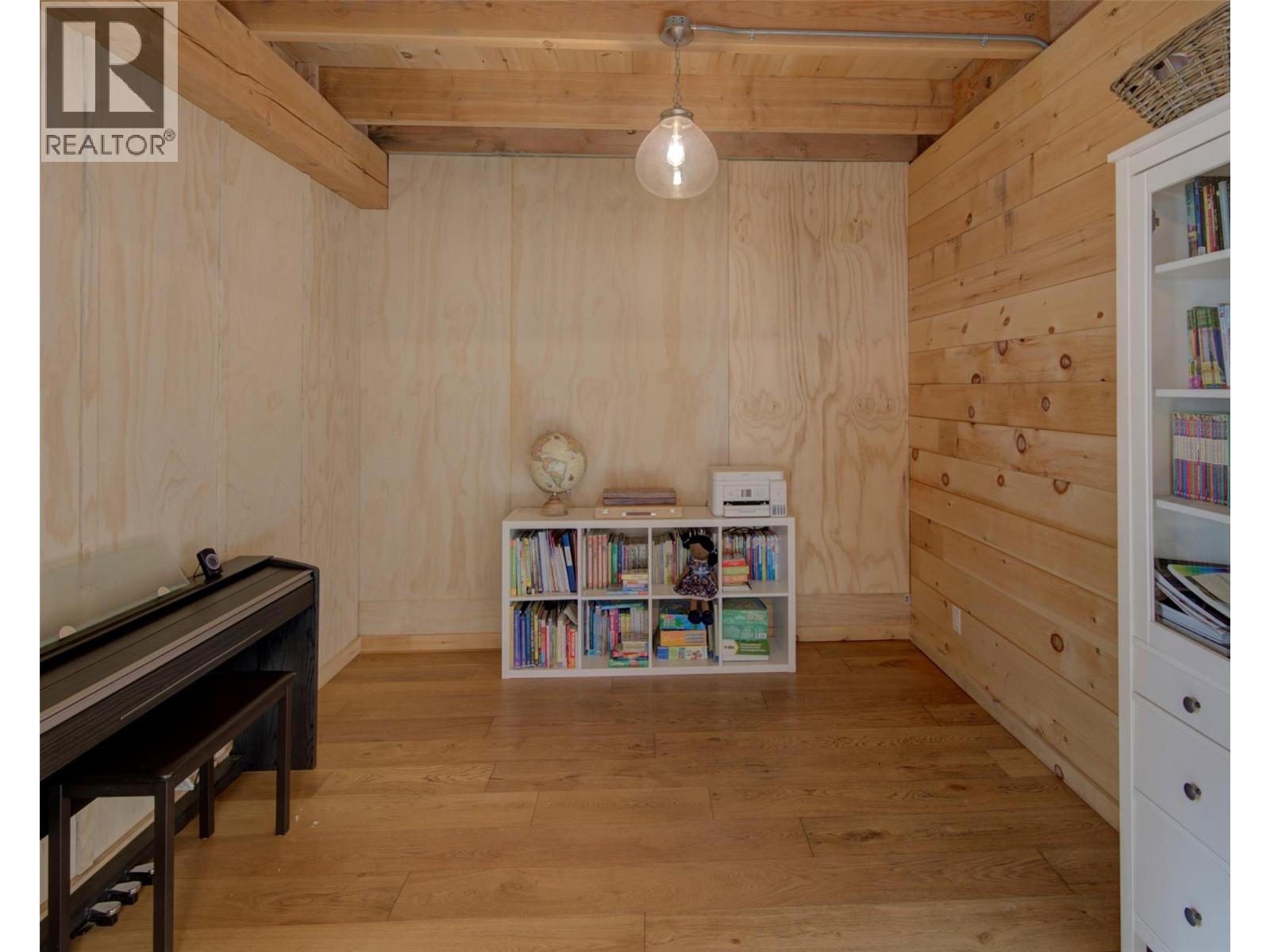  730 Six Mile Creek Road, Vernon