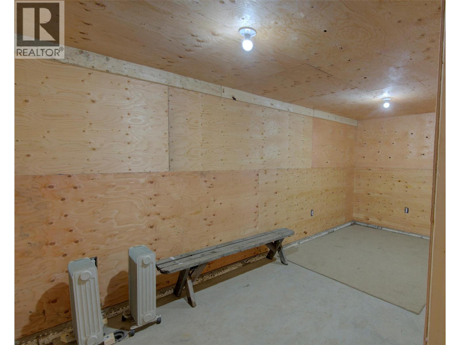  730 Six Mile Creek Road, Vernon