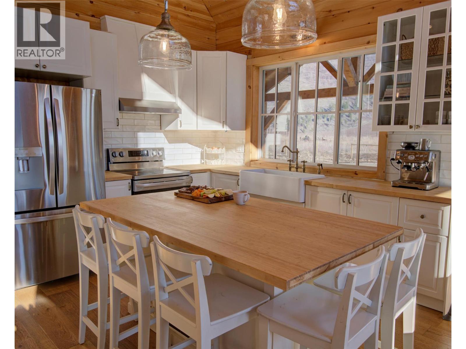  730 Six Mile Creek Road, Vernon