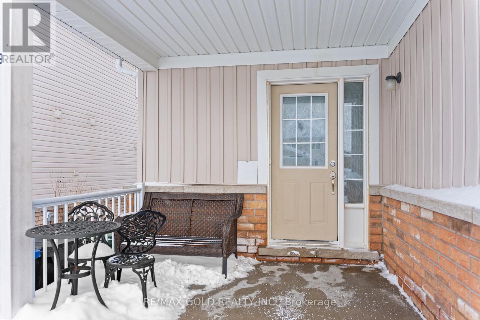 69 TODD CRESCENT - 11