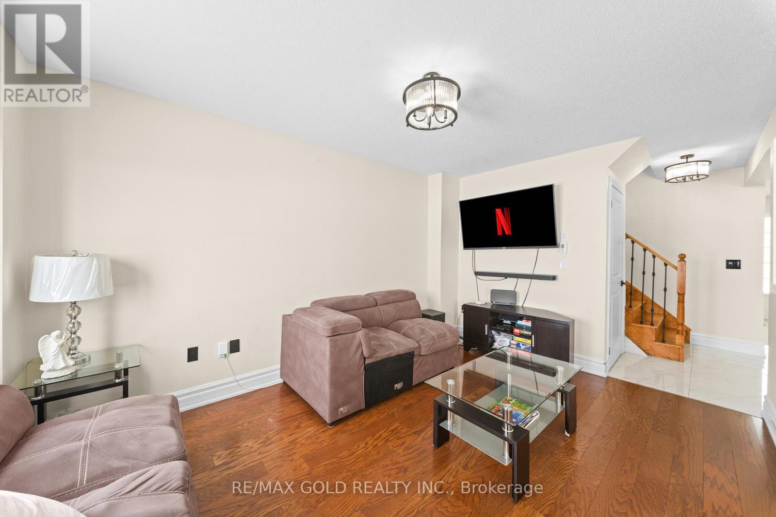 69 TODD CRESCENT - 21