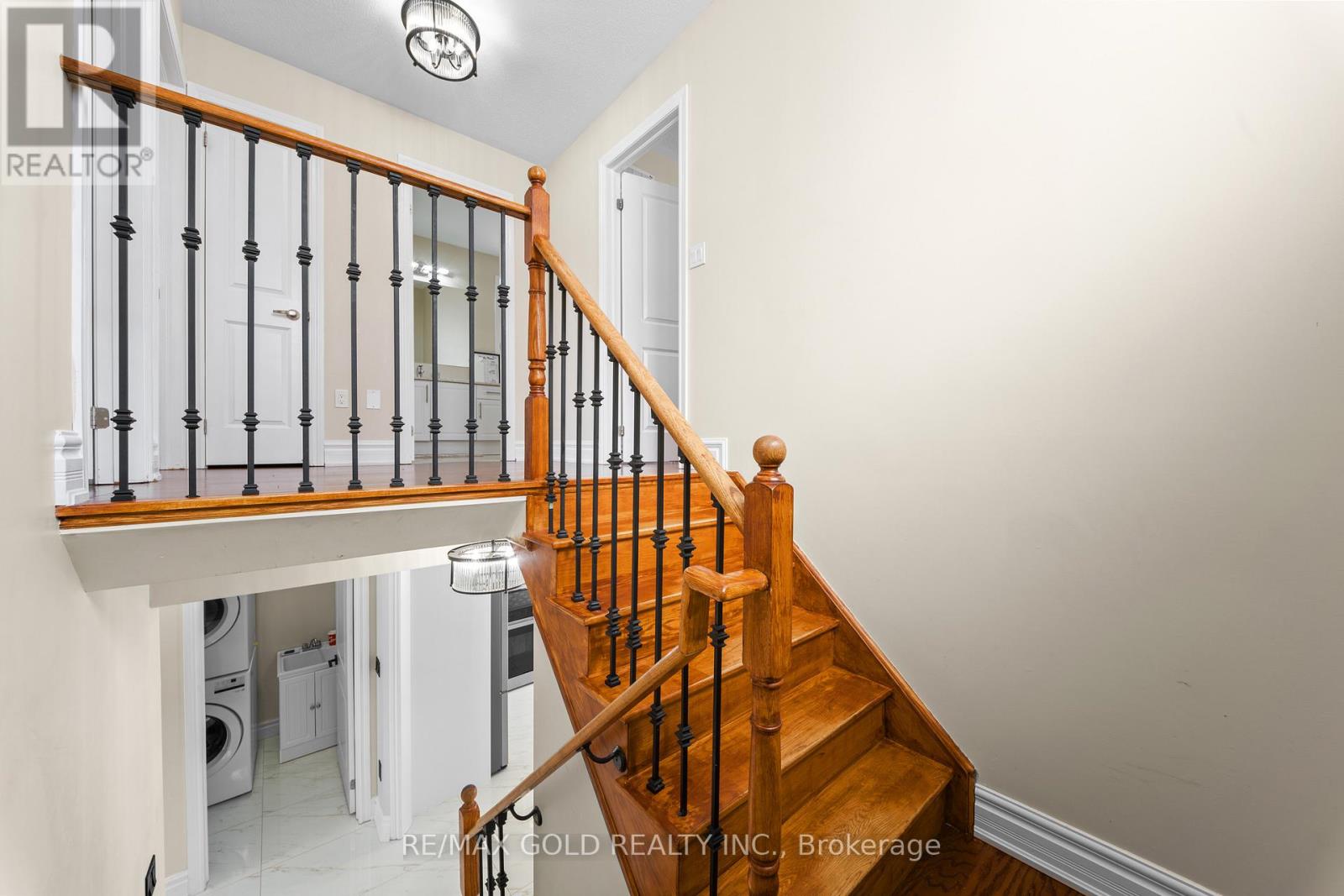 69 TODD CRESCENT - 24