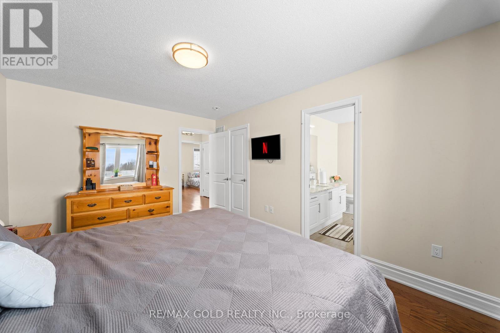 69 TODD CRESCENT - 30