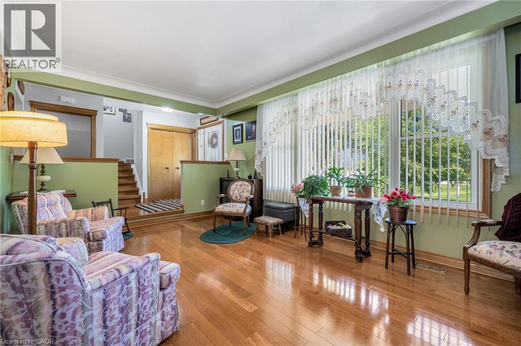 54 VALLEY Road - Photo 5 of 37, St. Catharines, Ontario