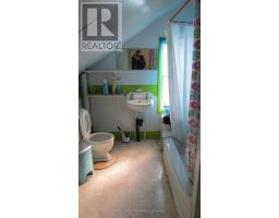 Bathroom - 15554 Saving Street, South Stormont, ON K0C1Y0 Photo 9