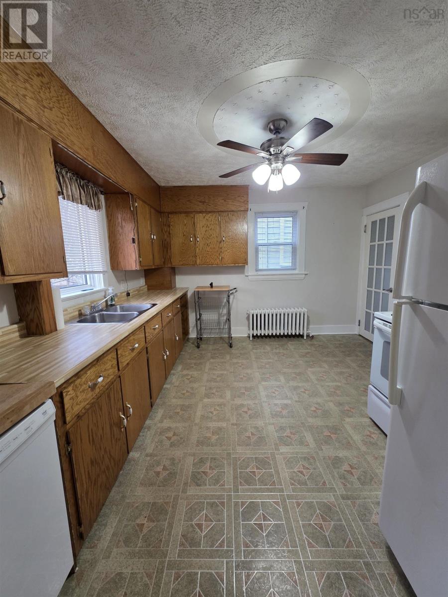 Property 5 of 17 of 179 Union Street