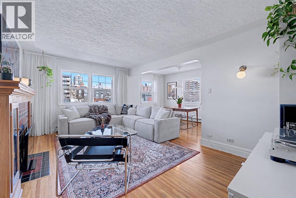 Single Family House for Sale in    Avenue SW Lower Mount Royal Calgary 