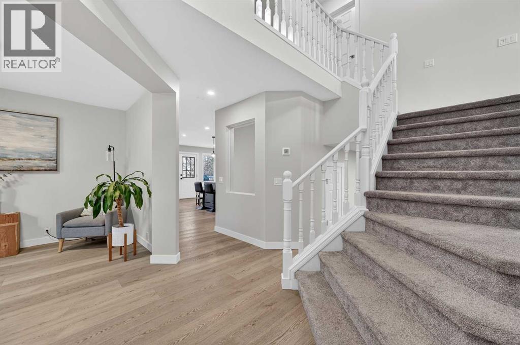 Single Family House for Sale in  Douglas Glen Grove SE Douglasdale/Glen Calgary 