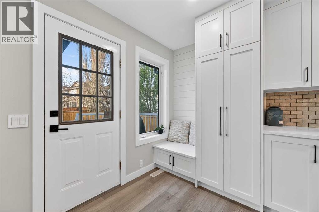 Single Family House for Sale in  Douglas Glen Grove SE Douglasdale/Glen Calgary 