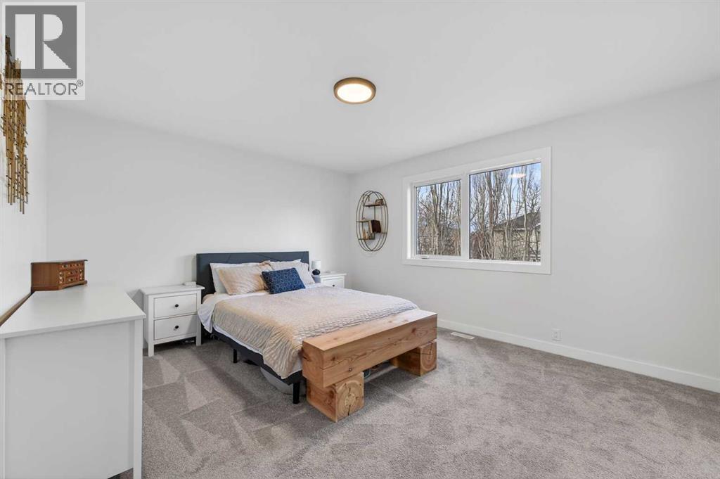 Single Family House for Sale in  Douglas Glen Grove SE Douglasdale/Glen Calgary 