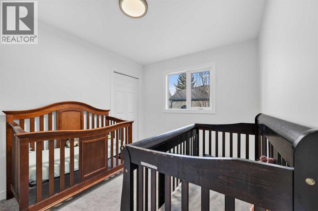 Single Family House for Sale in  Douglas Glen Grove SE Douglasdale/Glen Calgary 