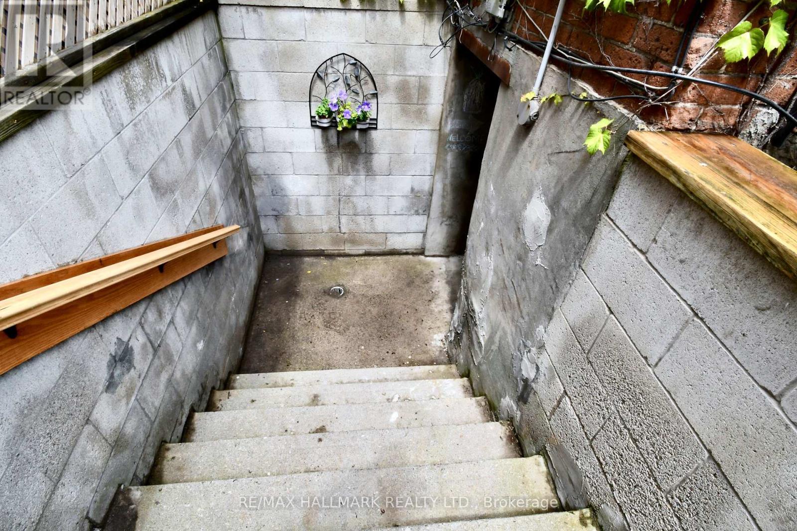 34 RIVER STREET - 35