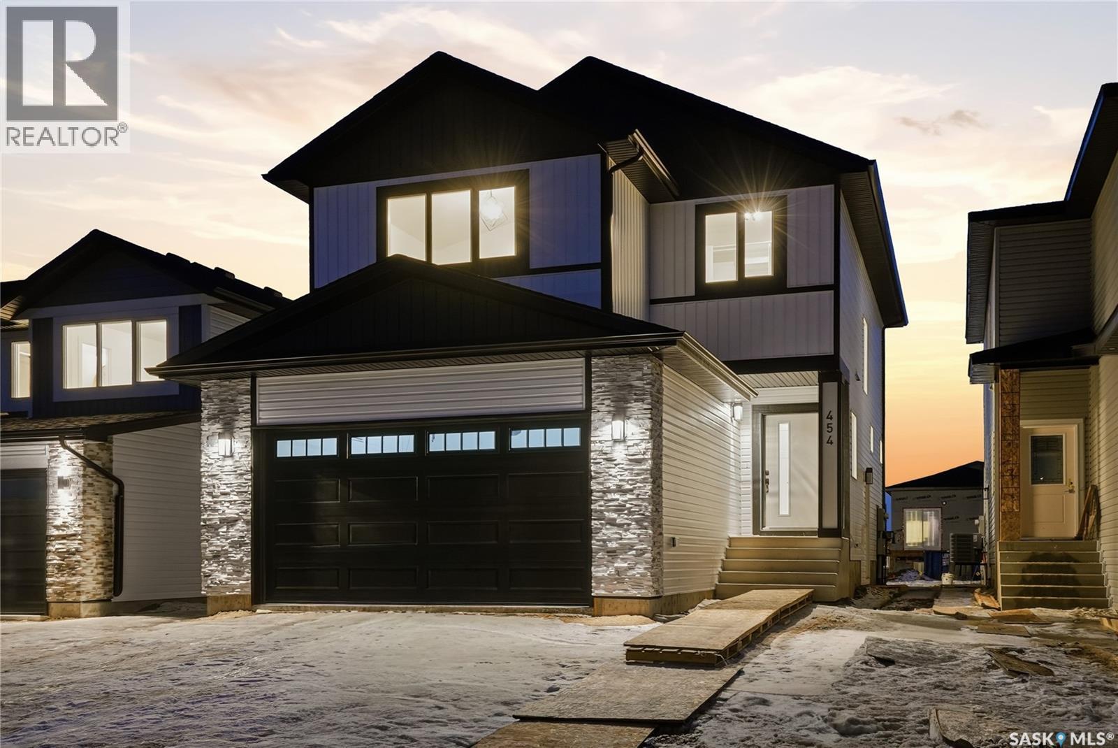 454 Nazarali MANOR - Main photo, Saskatoon, Saskatchewan