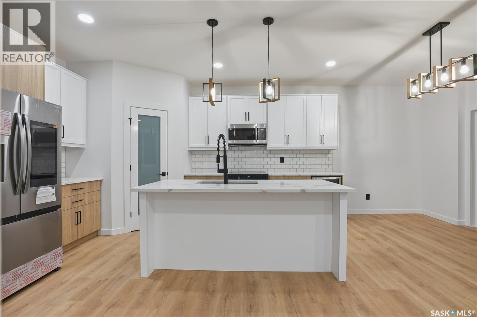 454 Nazarali MANOR - Photo 4 of 50, Saskatoon, Saskatchewan