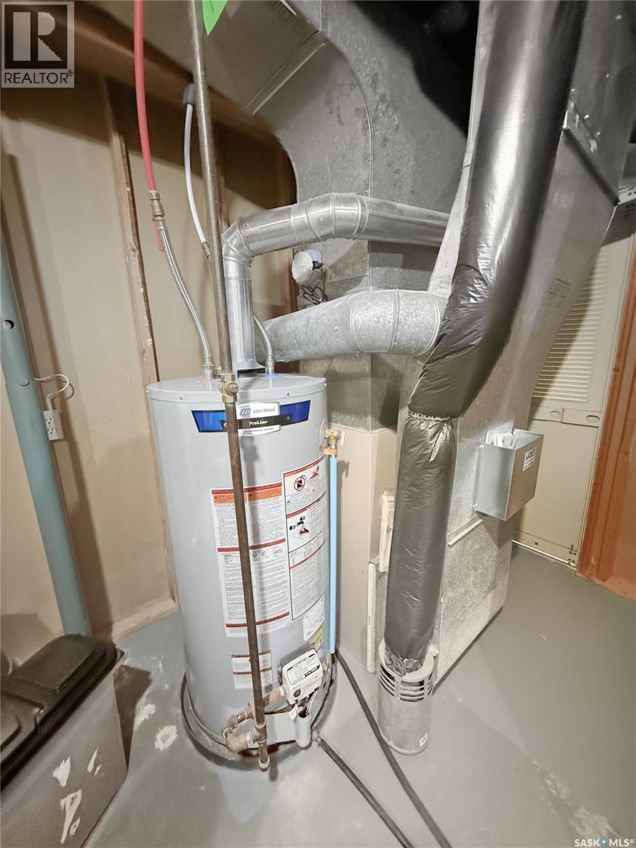 Single Family House Bungalow for Sale in  Vance AVENUE NE Swift Current 