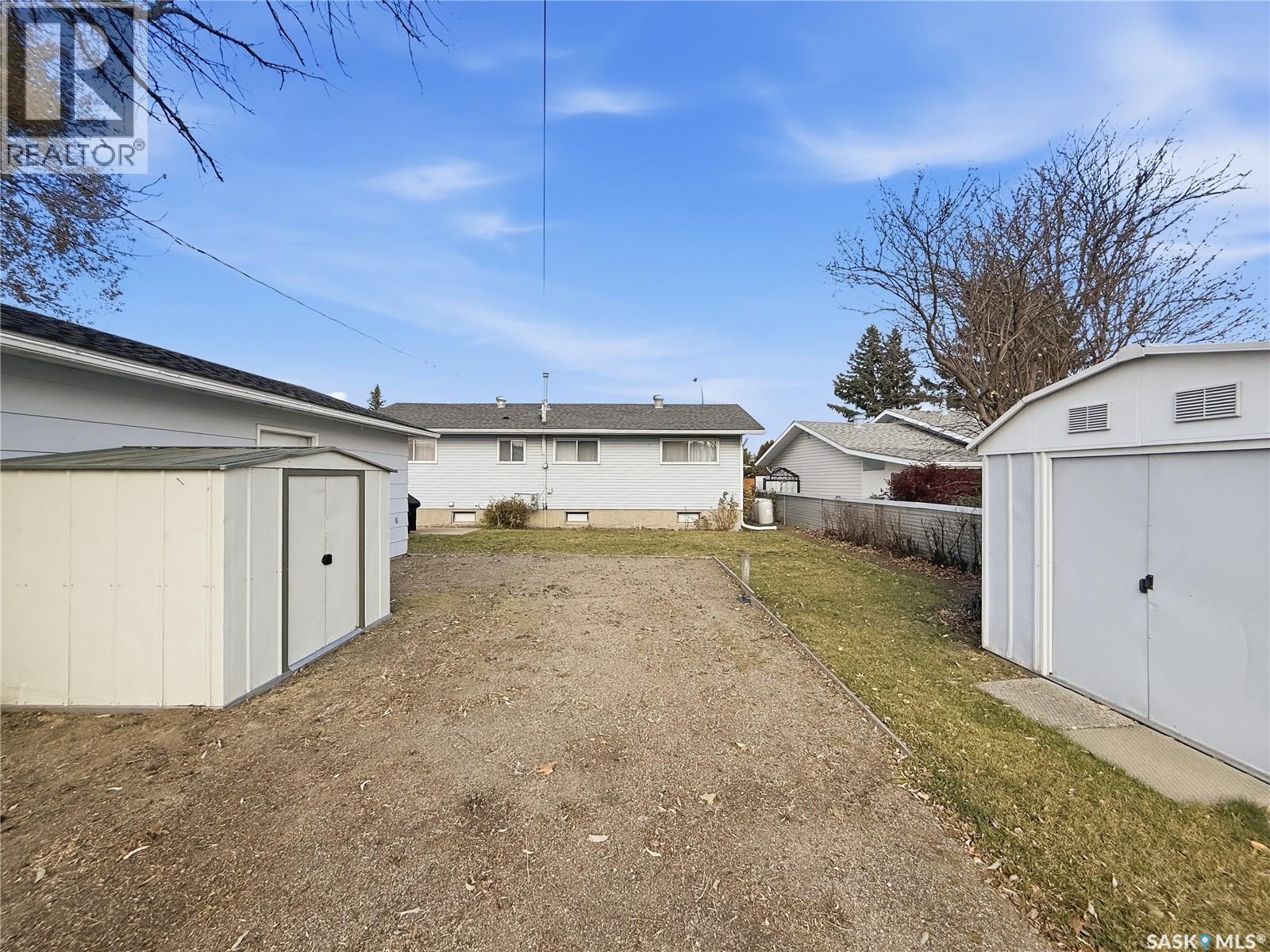 Single Family House Bungalow for Sale in  Vance AVENUE NE Swift Current 