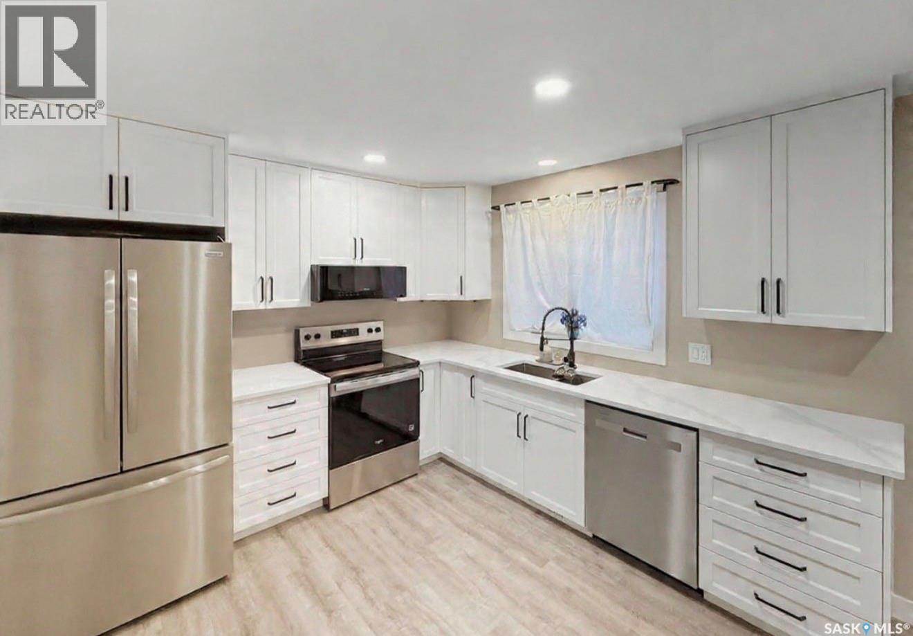 Single Family House Bungalow for Sale in  Vance AVENUE NE Swift Current 