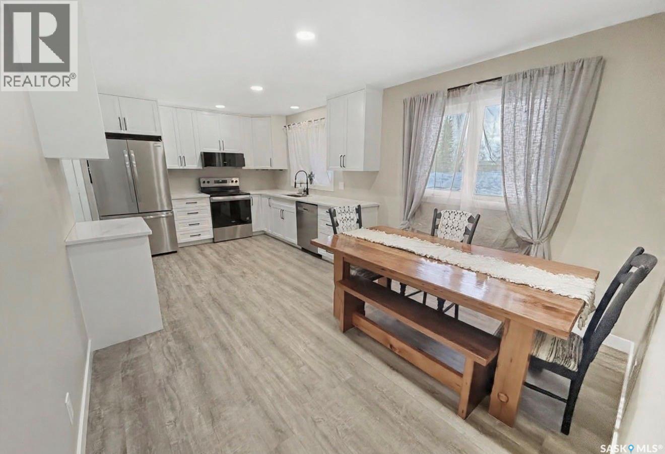 Single Family House Bungalow for Sale in  Vance AVENUE NE Swift Current 