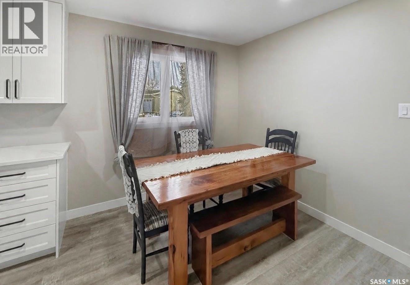 Single Family House Bungalow for Sale in  Vance AVENUE NE Swift Current 