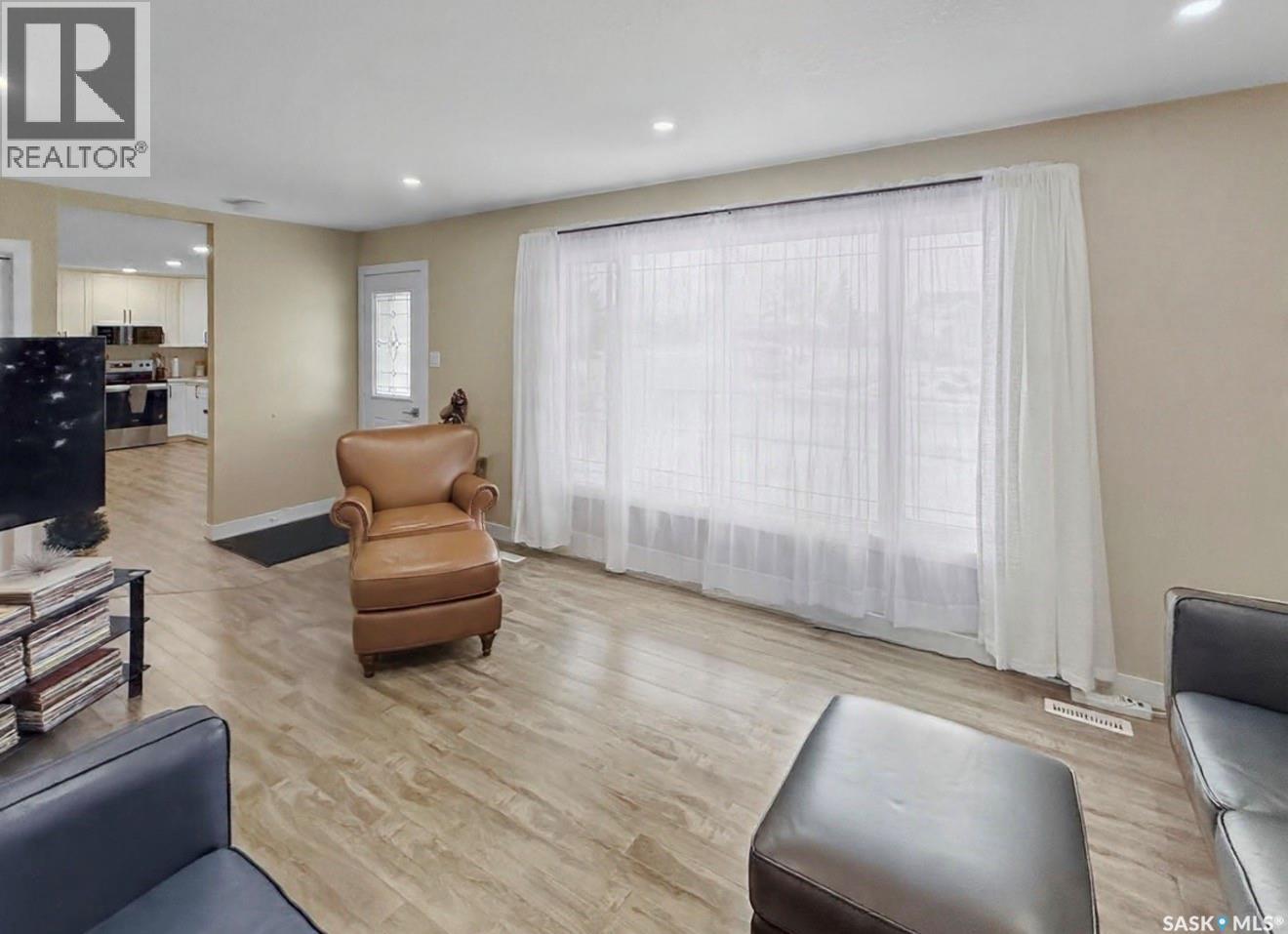 Single Family House Bungalow for Sale in  Vance AVENUE NE Swift Current 