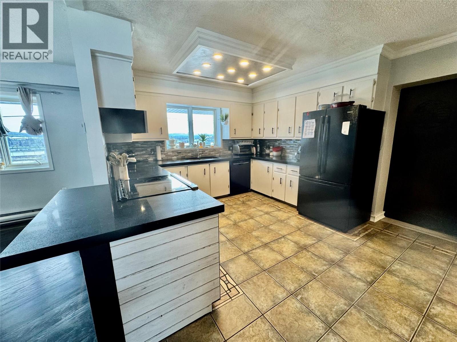 5304 Elevator Road, Pouce Coupe