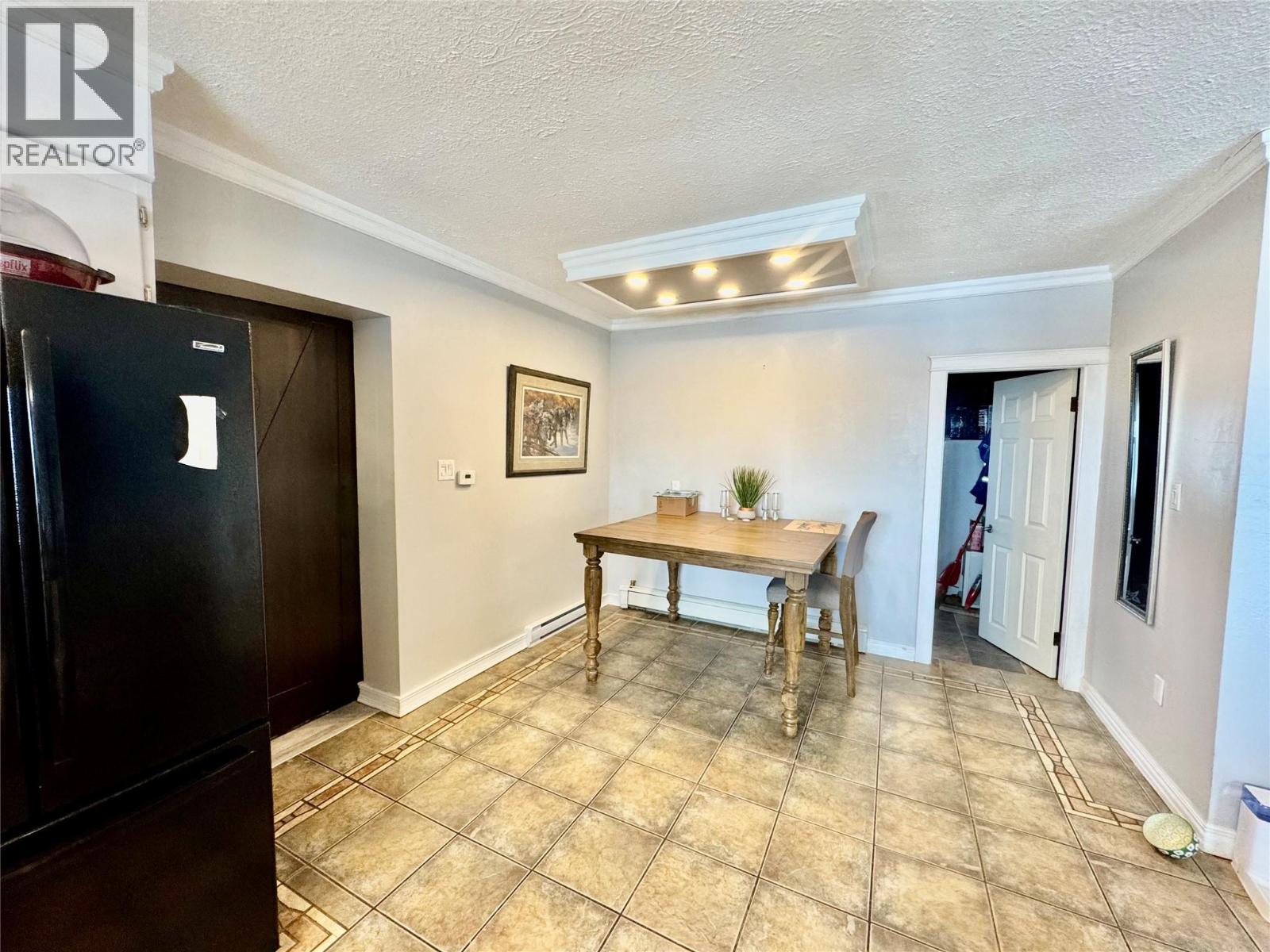 5304 Elevator Road, Pouce Coupe