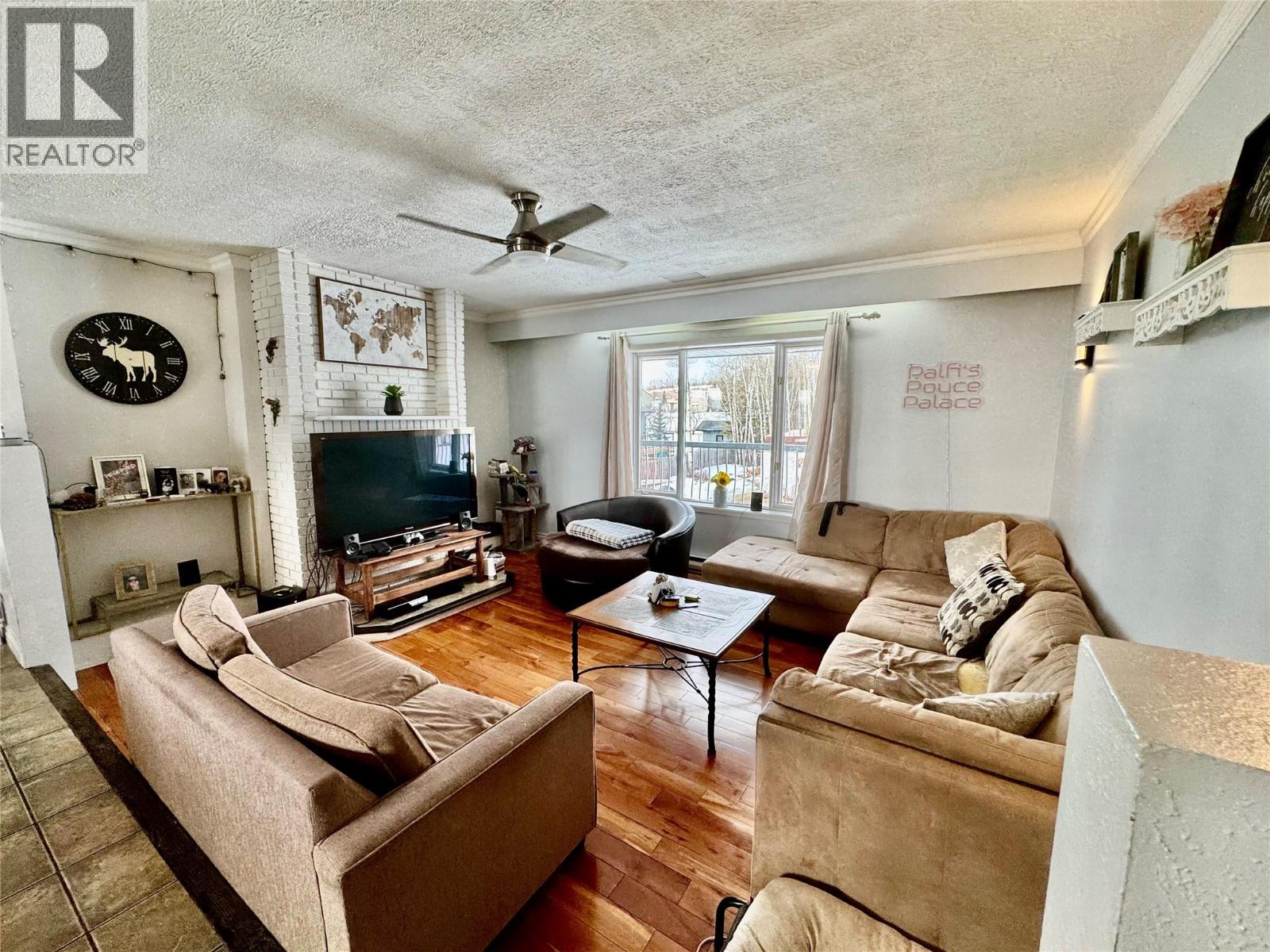 5304 Elevator Road, Pouce Coupe