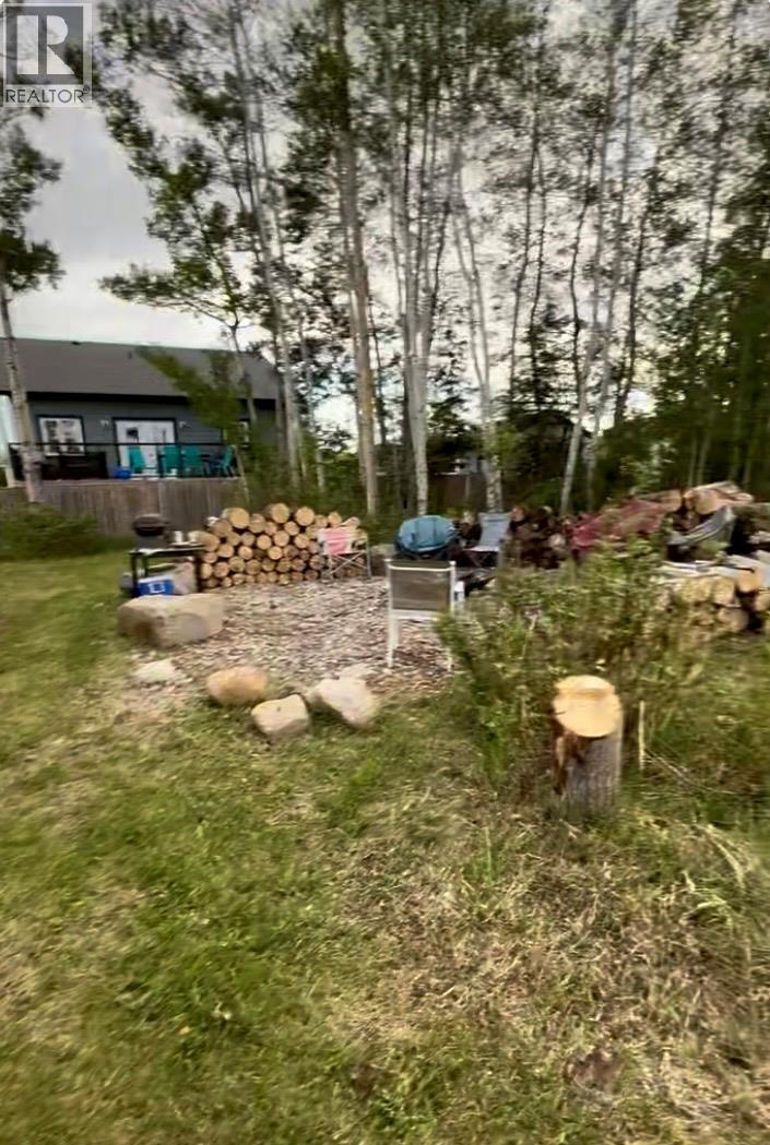 5304 Elevator Road, Pouce Coupe