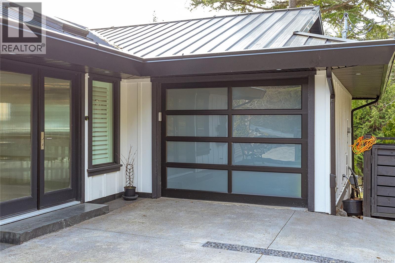 3483 Schooner Rd, Nanoose Bay