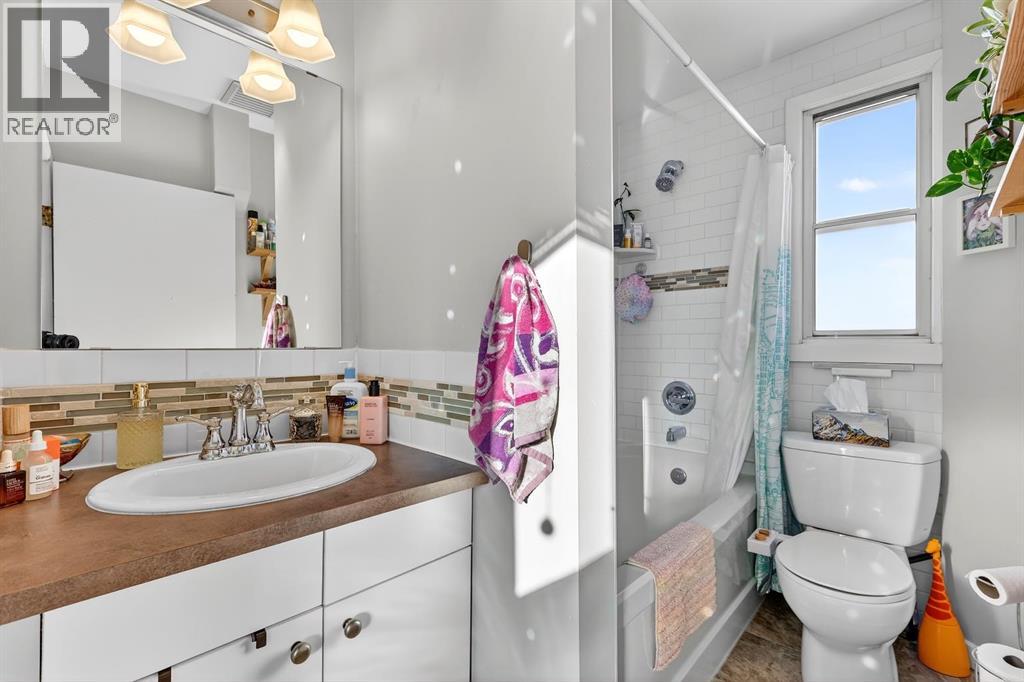 Single Family House for Sale in   Avenue SE Ramsay Calgary 