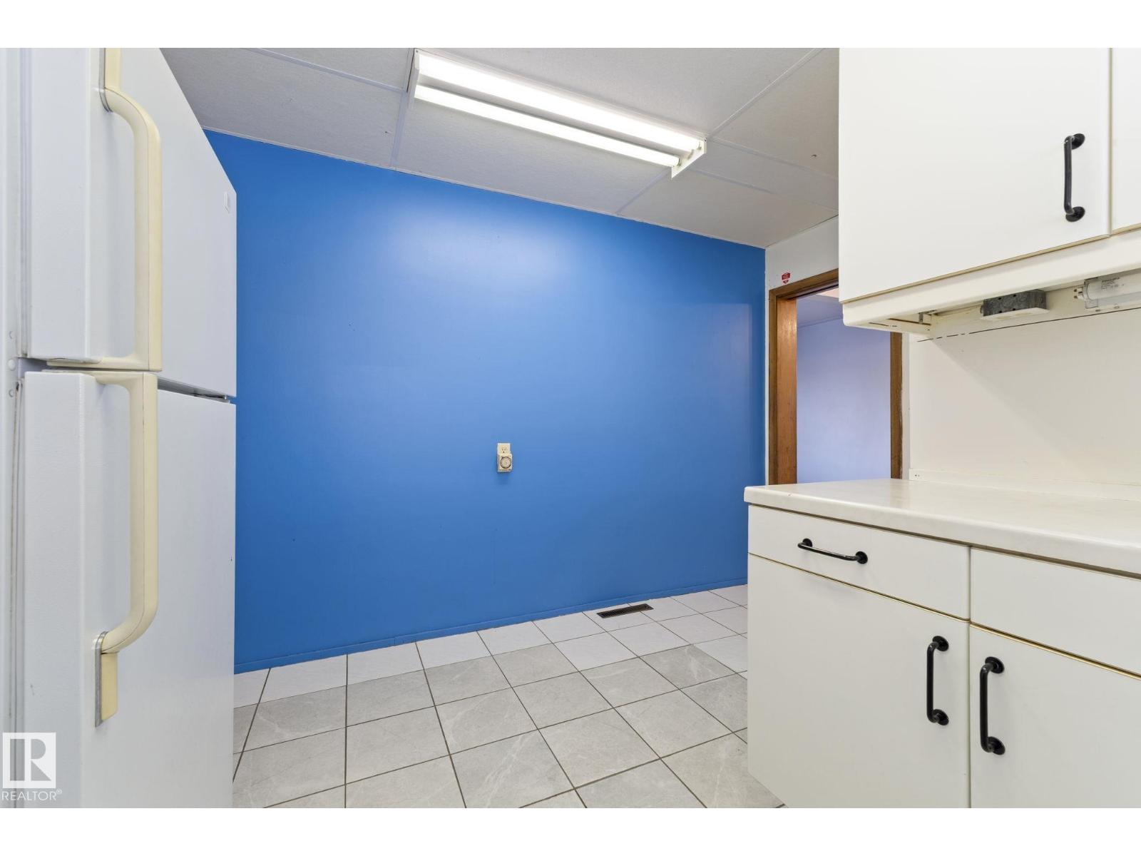 12023 137 AV NW, Edmonton