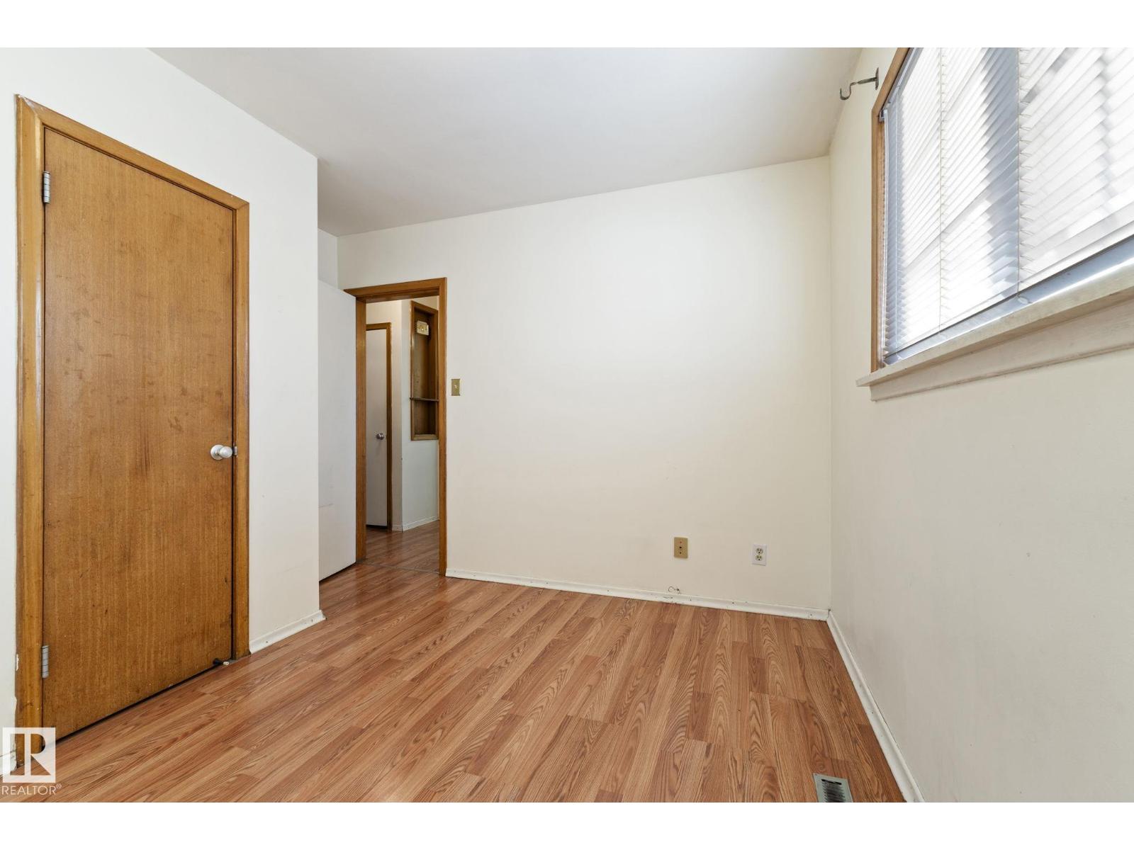 12023 137 AV NW, Edmonton