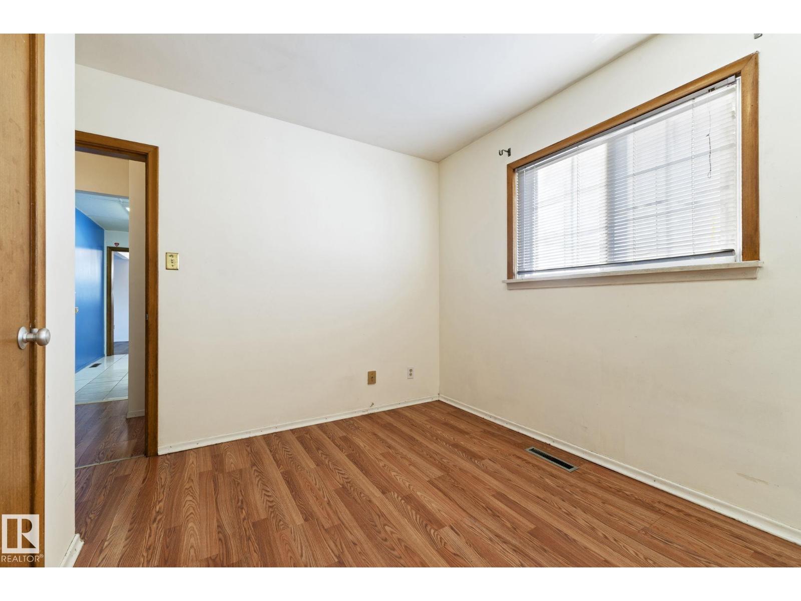 12023 137 AV NW, Edmonton