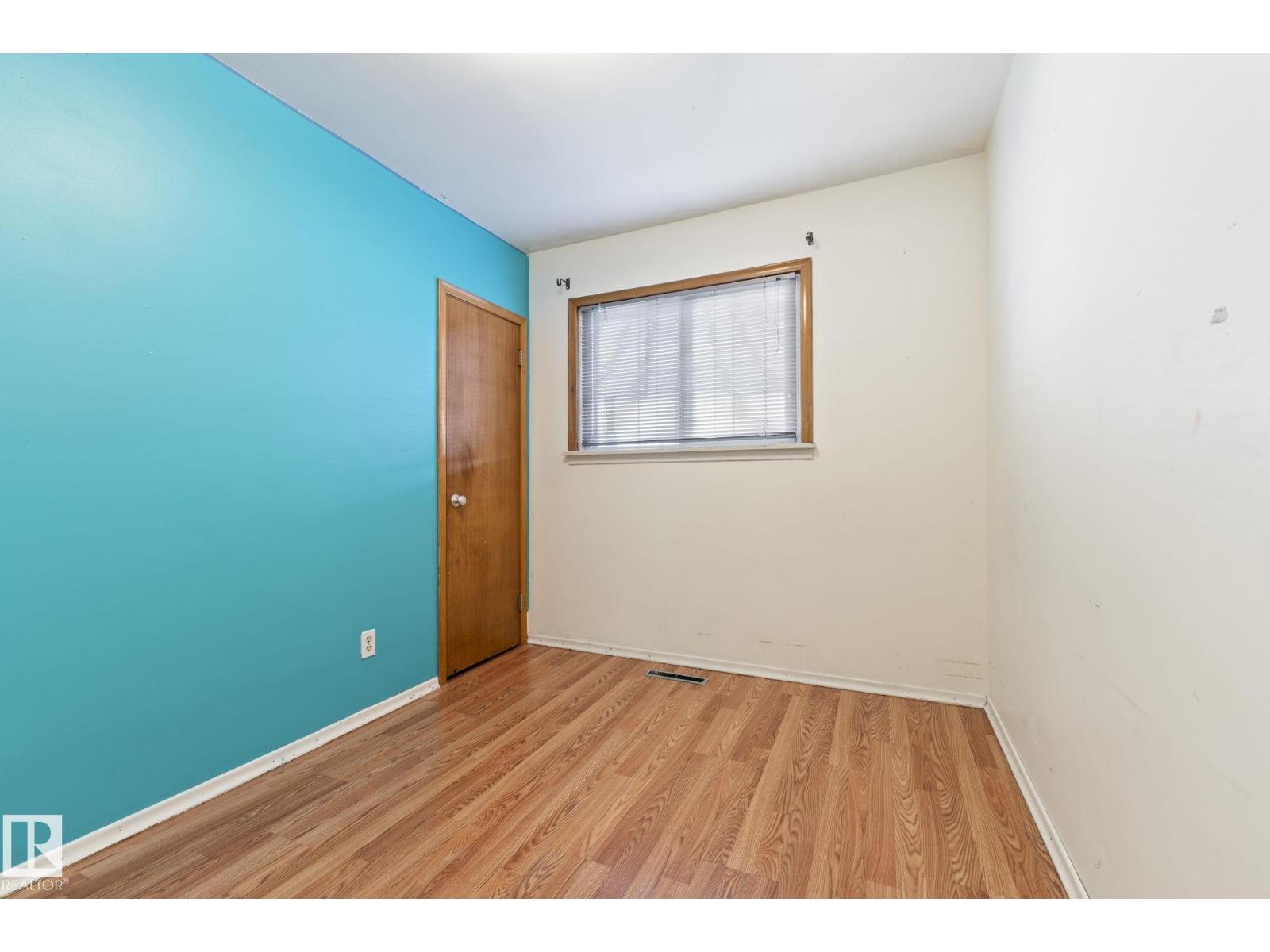 12023 137 AV NW, Edmonton