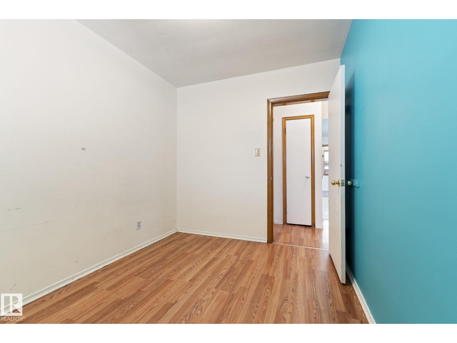 12023 137 AV NW, Edmonton