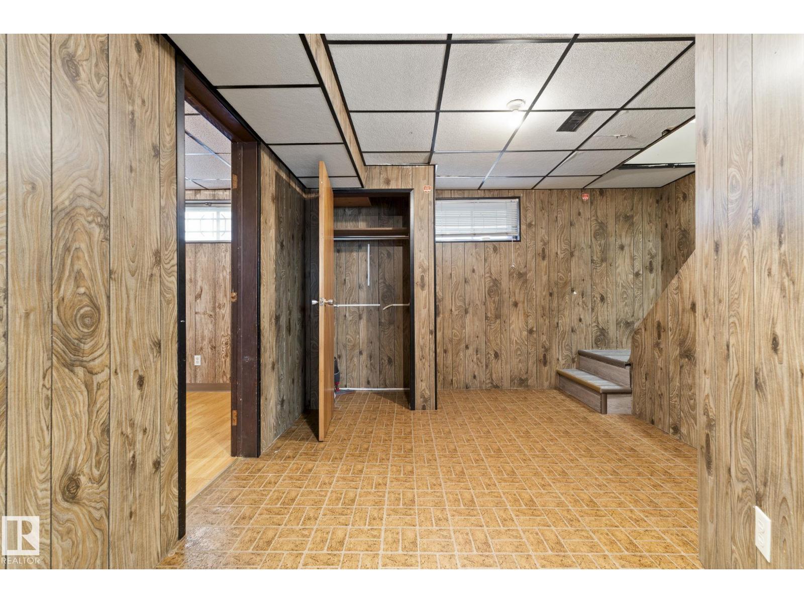 12023 137 AV NW, Edmonton