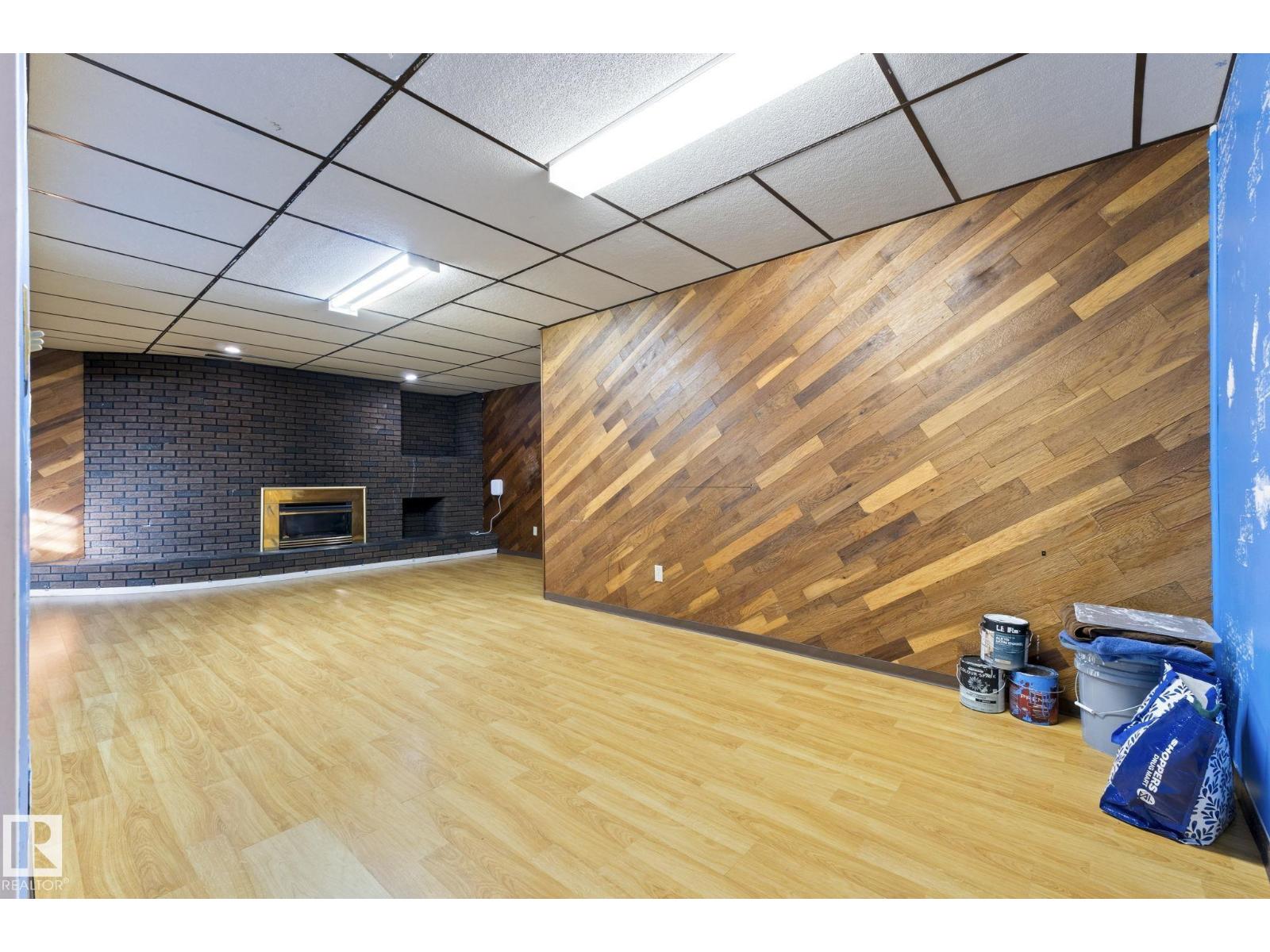 12023 137 AV NW, Edmonton