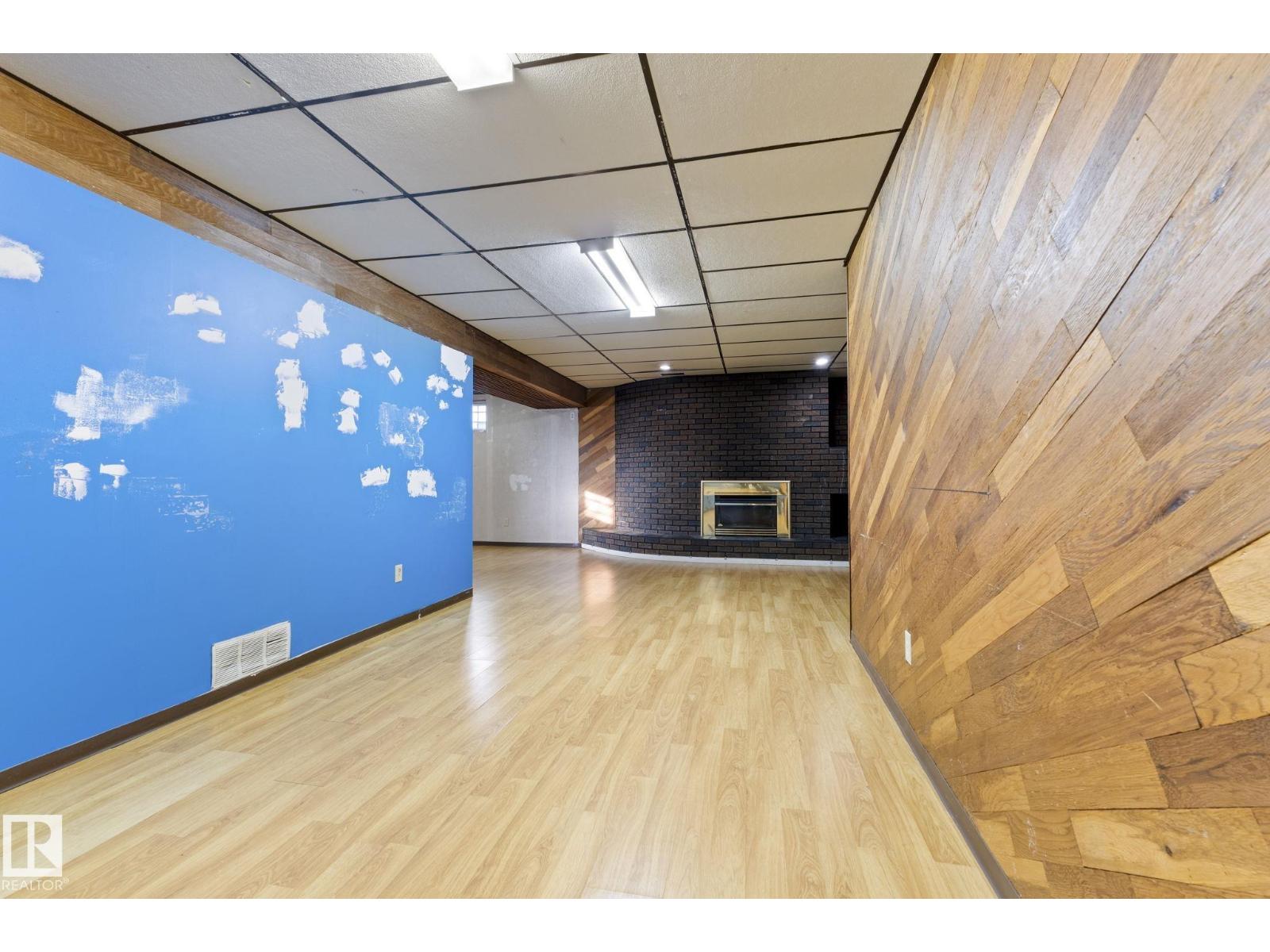 12023 137 AV NW, Edmonton