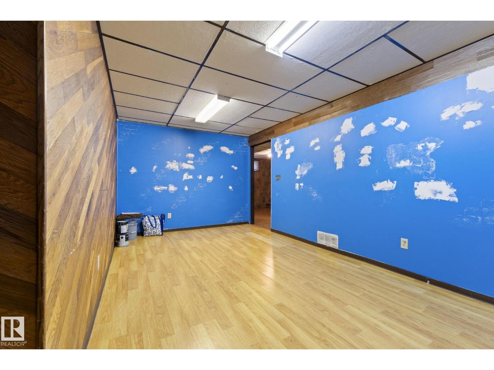 12023 137 AV NW, Edmonton