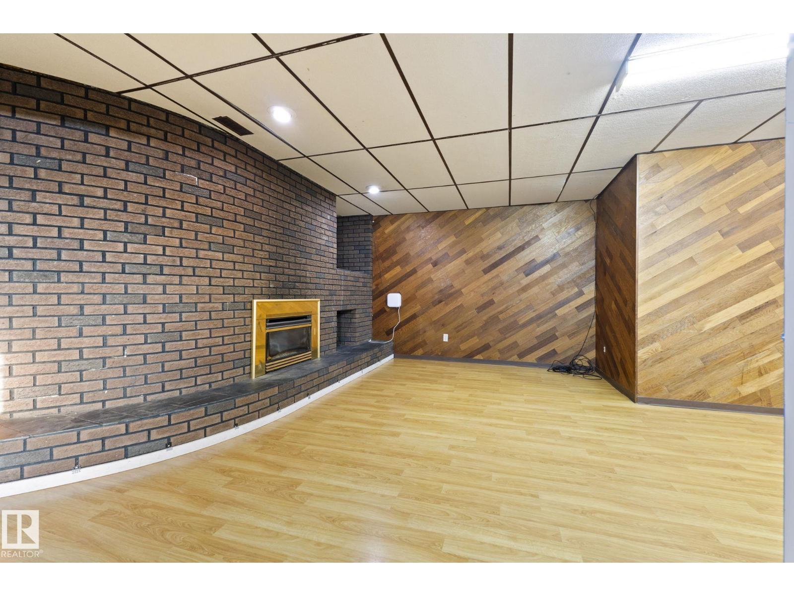 12023 137 AV NW, Edmonton