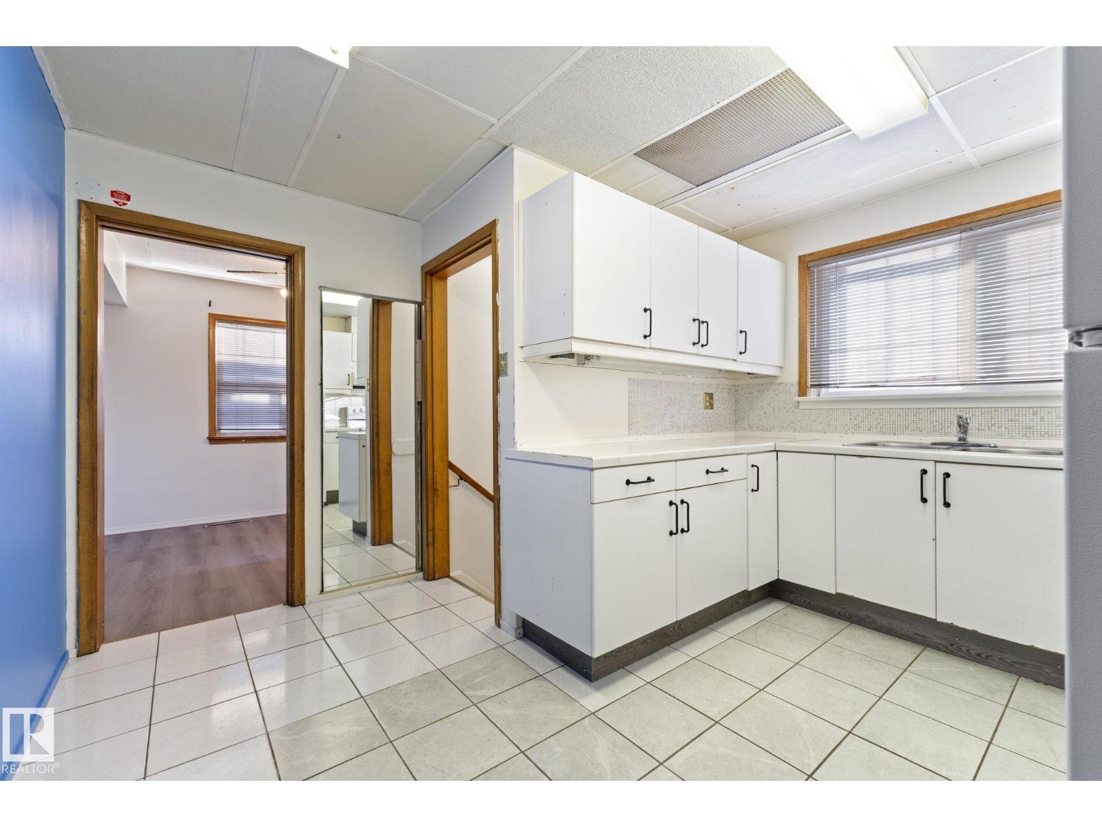 12023 137 AV NW, Edmonton