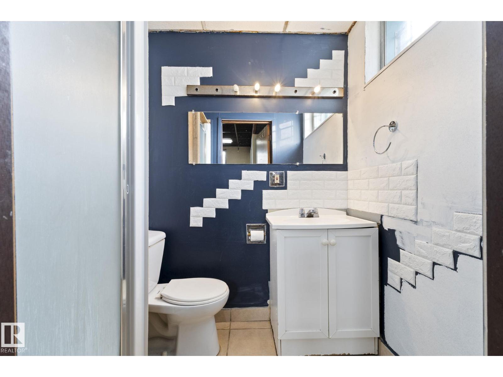 12023 137 AV NW, Edmonton