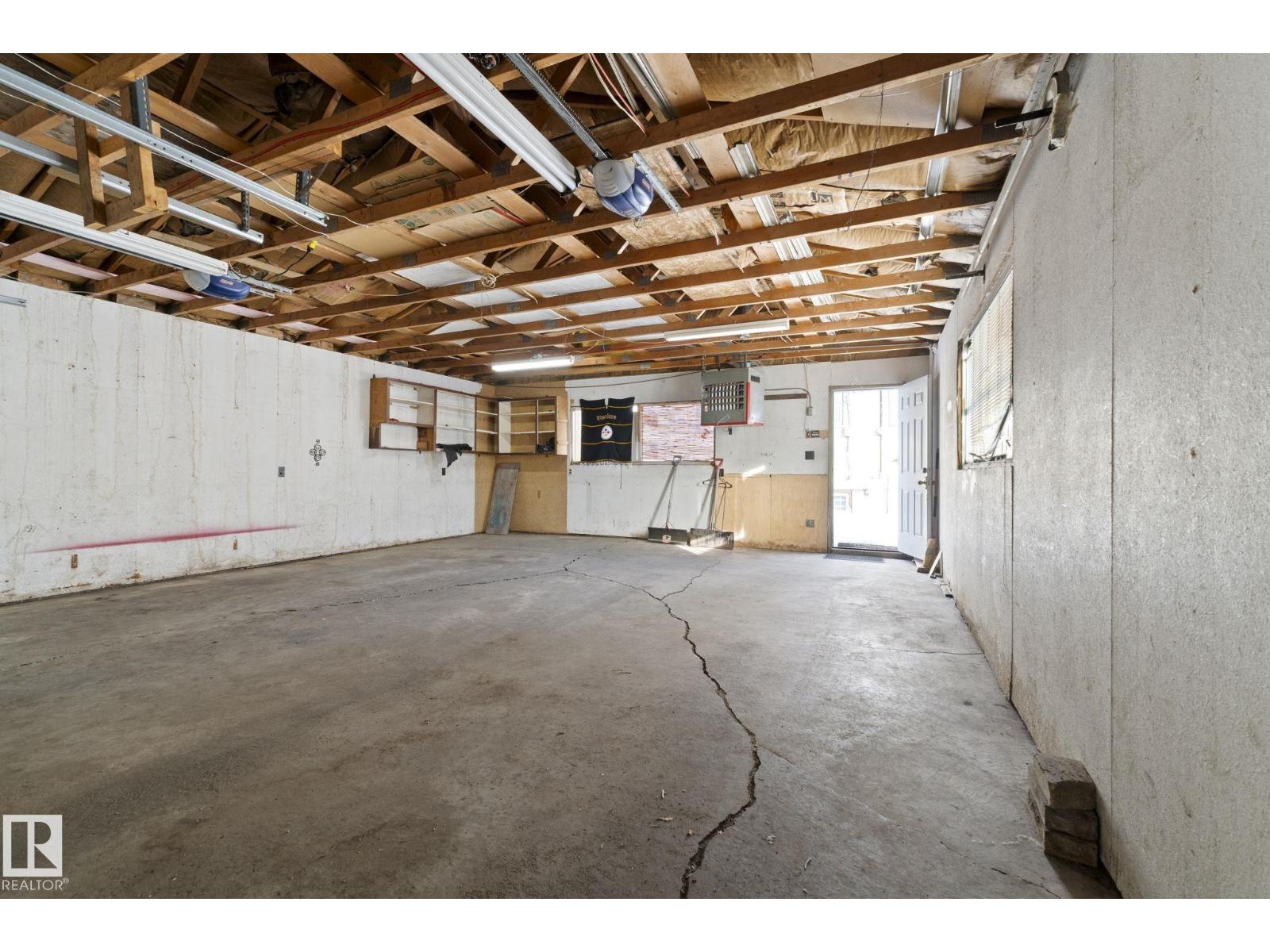 12023 137 AV NW, Edmonton