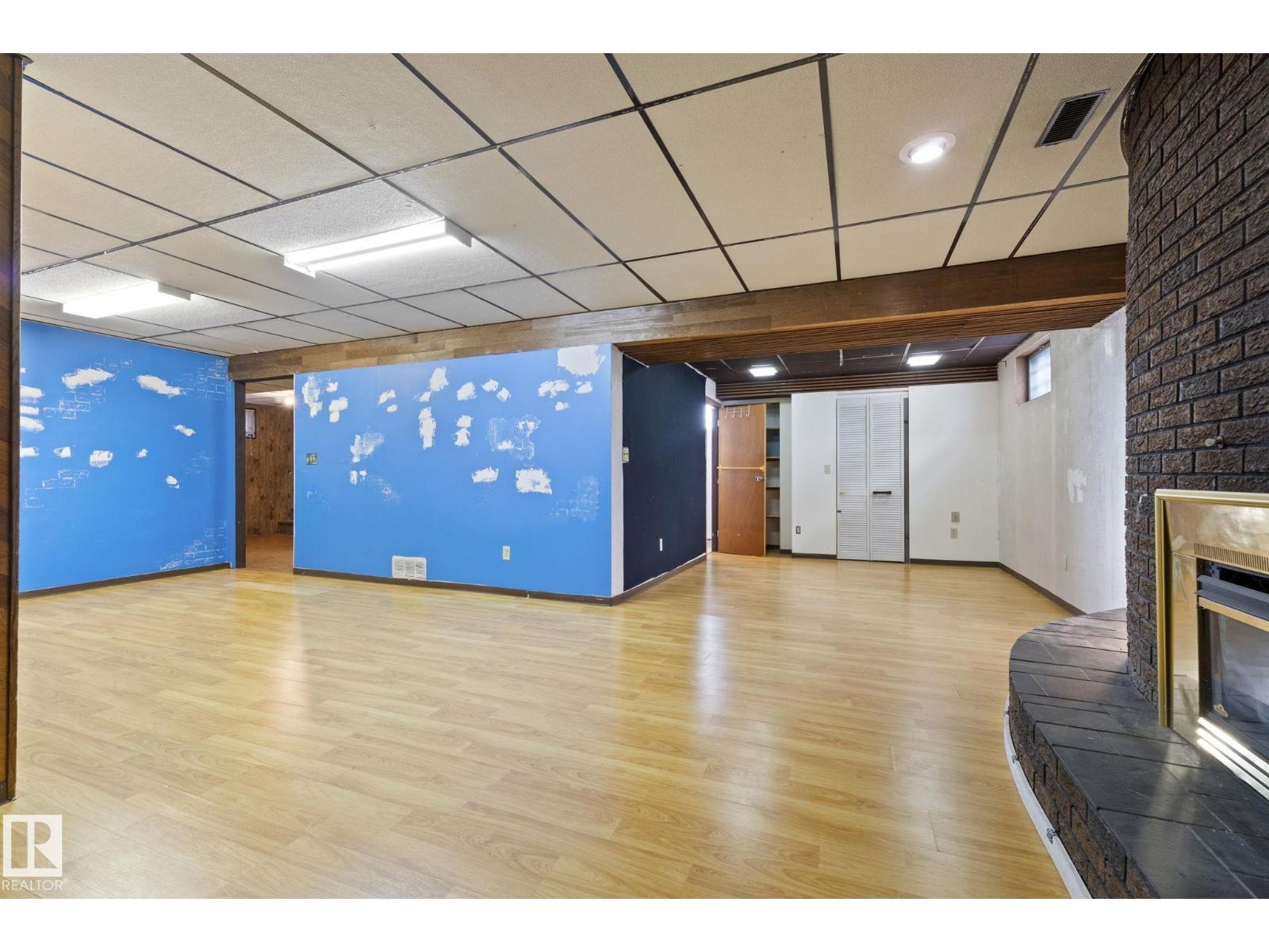 12023 137 AV NW, Edmonton