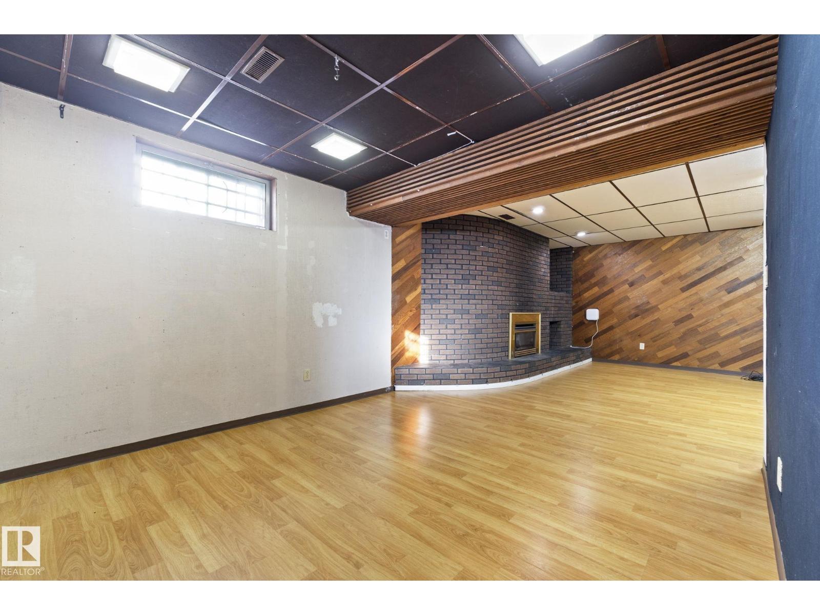 12023 137 AV NW, Edmonton