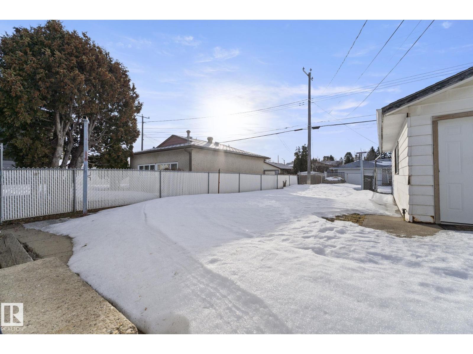 12023 137 AV NW, Edmonton