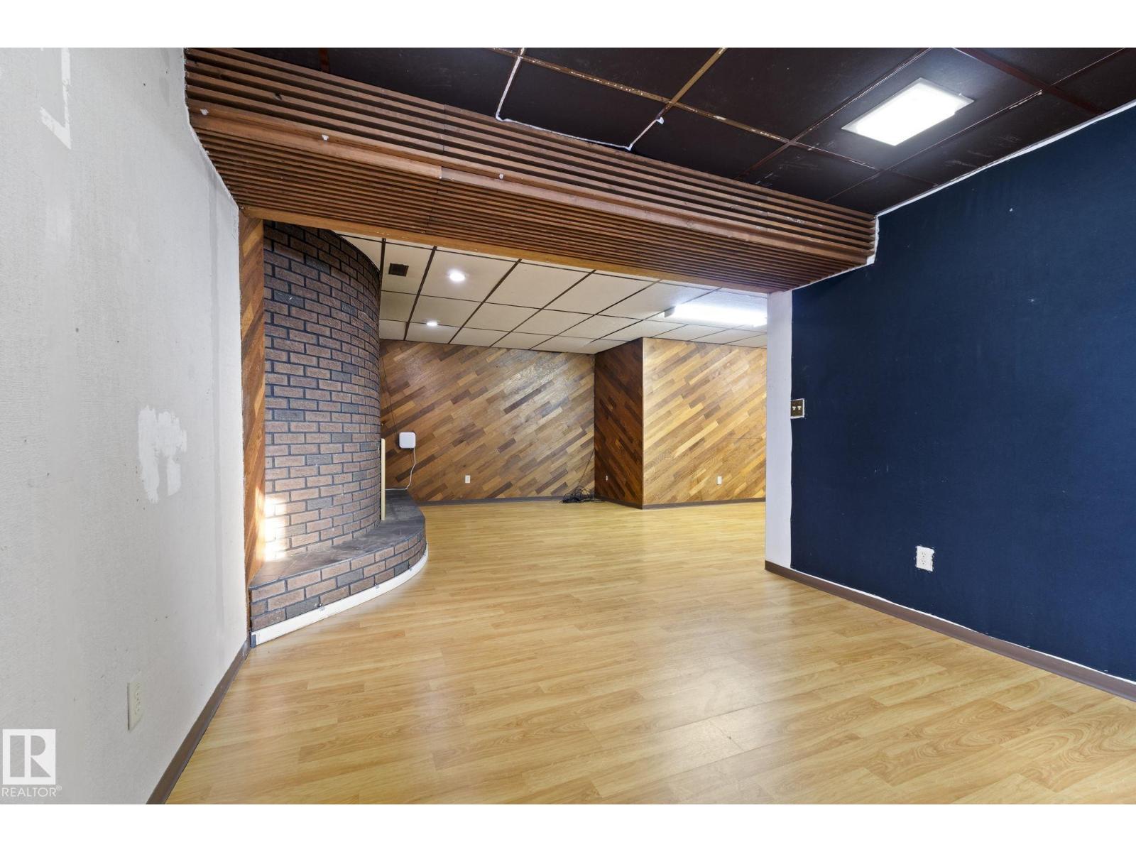 12023 137 AV NW, Edmonton