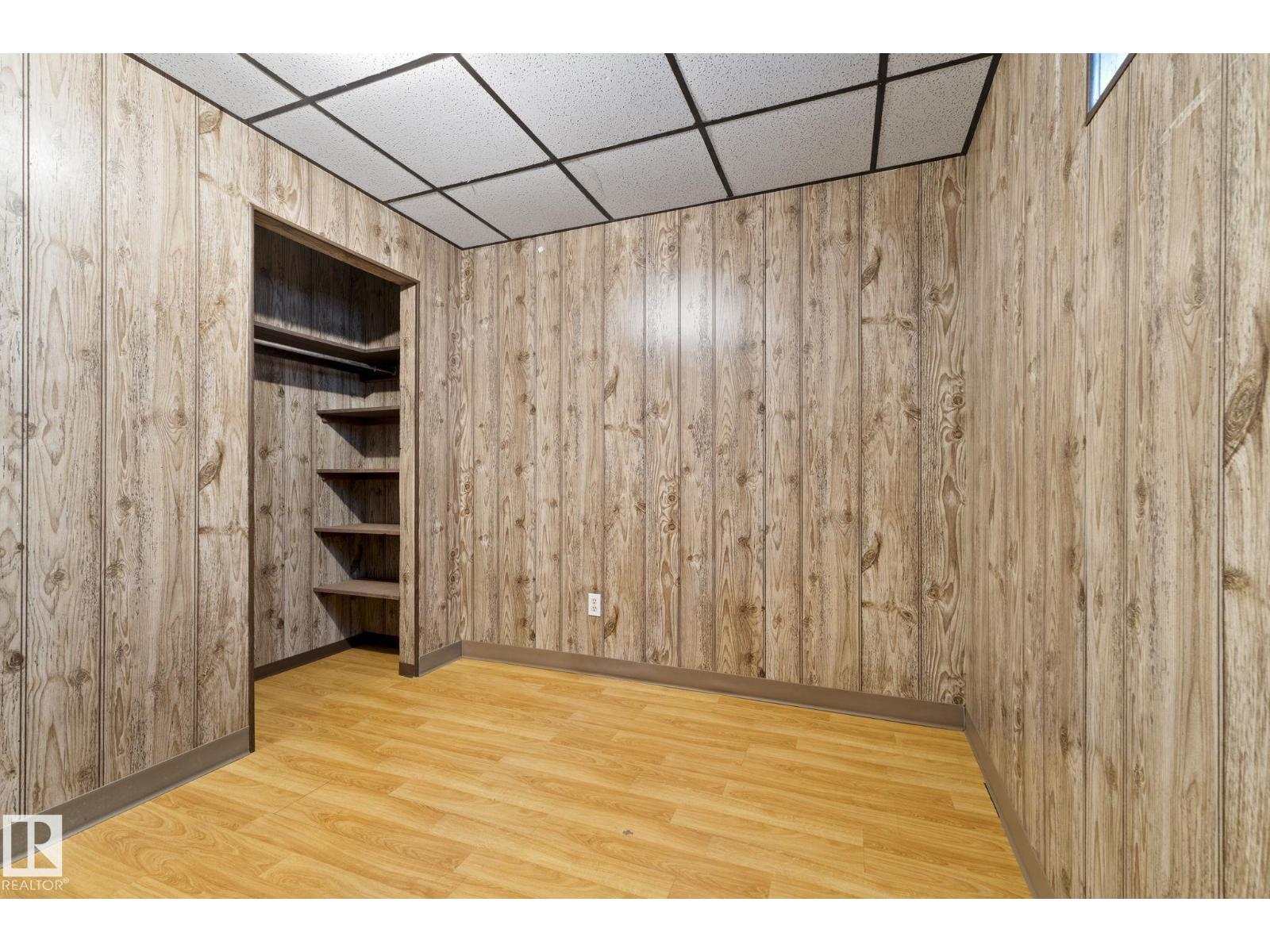 12023 137 AV NW, Edmonton