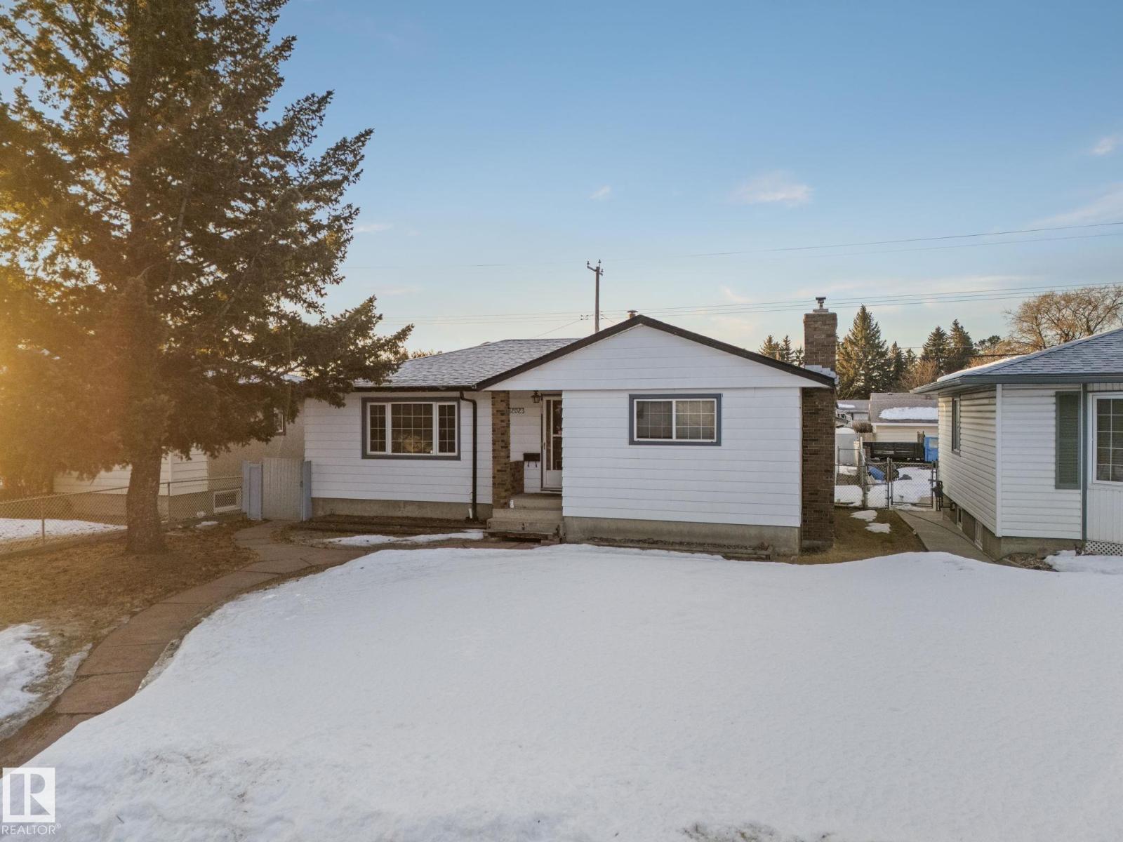 12023 137 AV NW, Edmonton