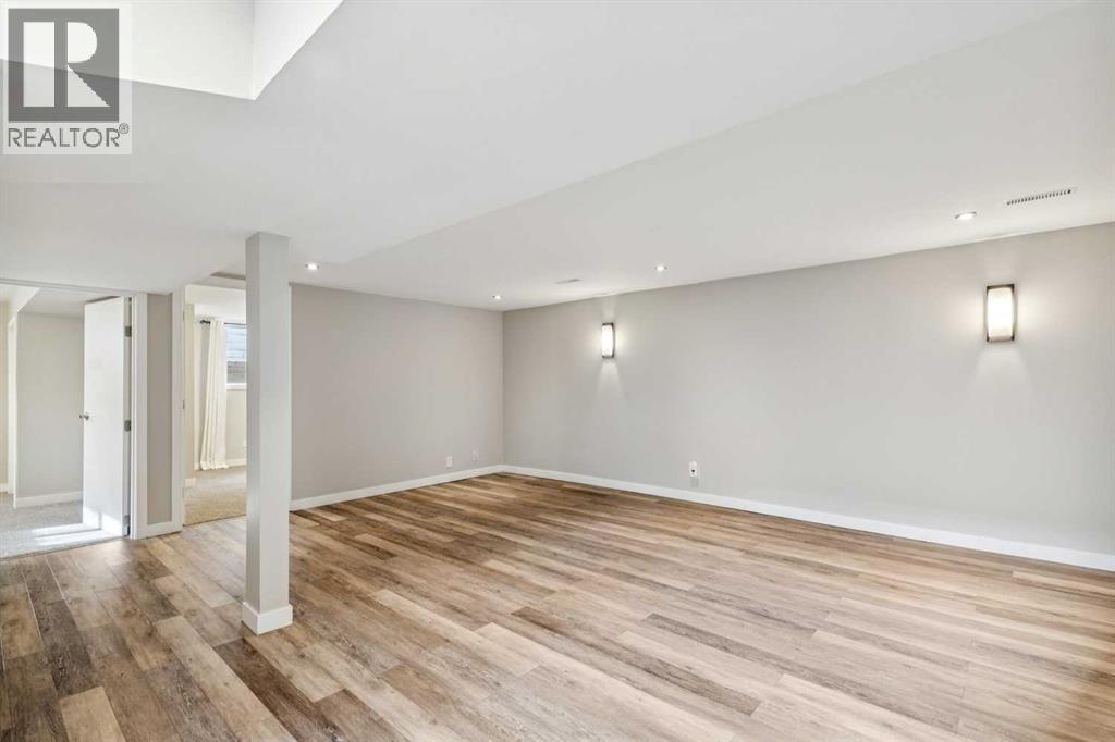 Single Family House Bungalow for Sale in   Avenue SW Elboya Calgary 